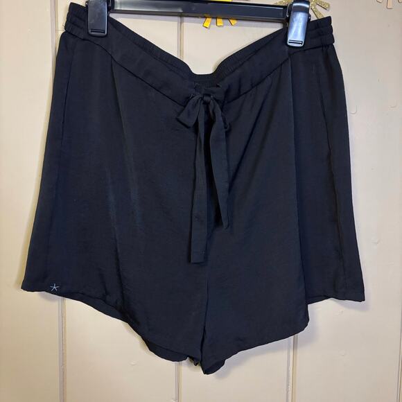 Barefoot Dreams Other - Barefoot Dreams pajama shorts black bow front drawstring extra large